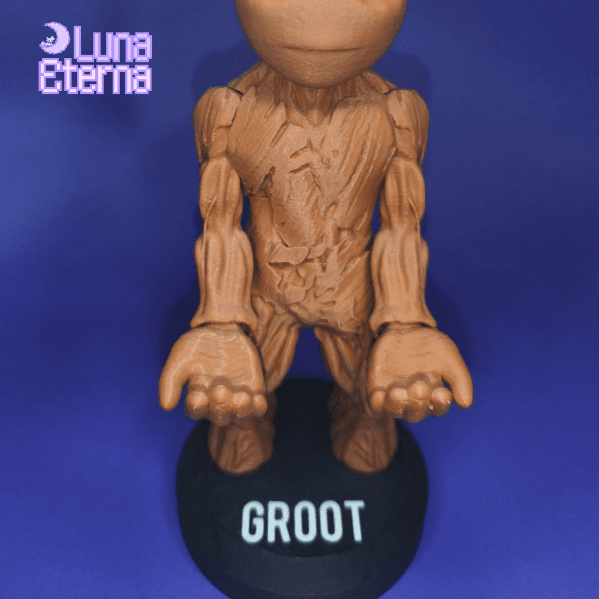 Soporte "Groot" para mando de Consola - 2